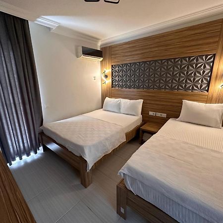 Royal Ezel Hotel 安塔利亚 外观 照片