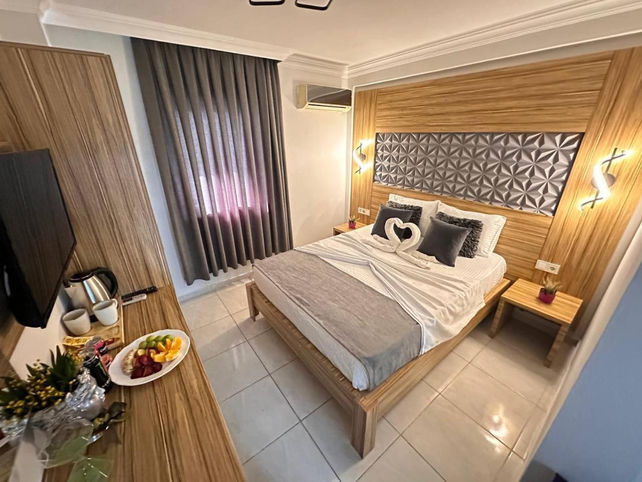 Royal Ezel Hotel 安塔利亚 外观 照片