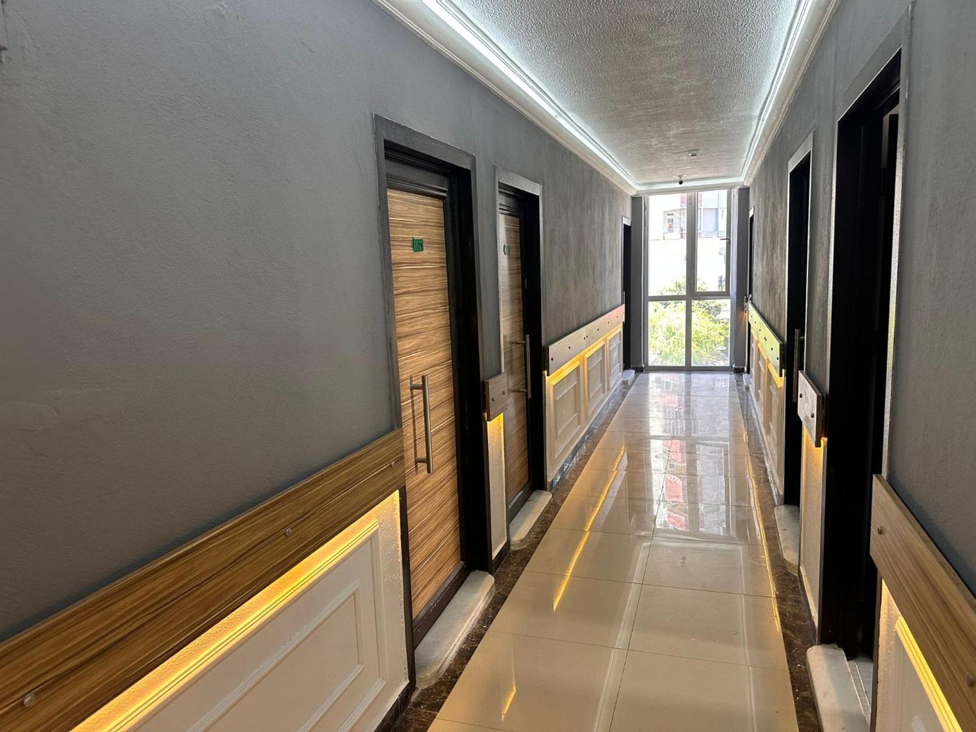 Royal Ezel Hotel 安塔利亚 外观 照片