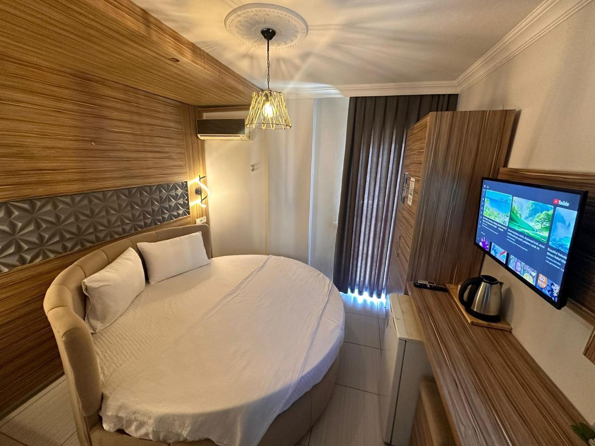 Royal Ezel Hotel 安塔利亚 外观 照片