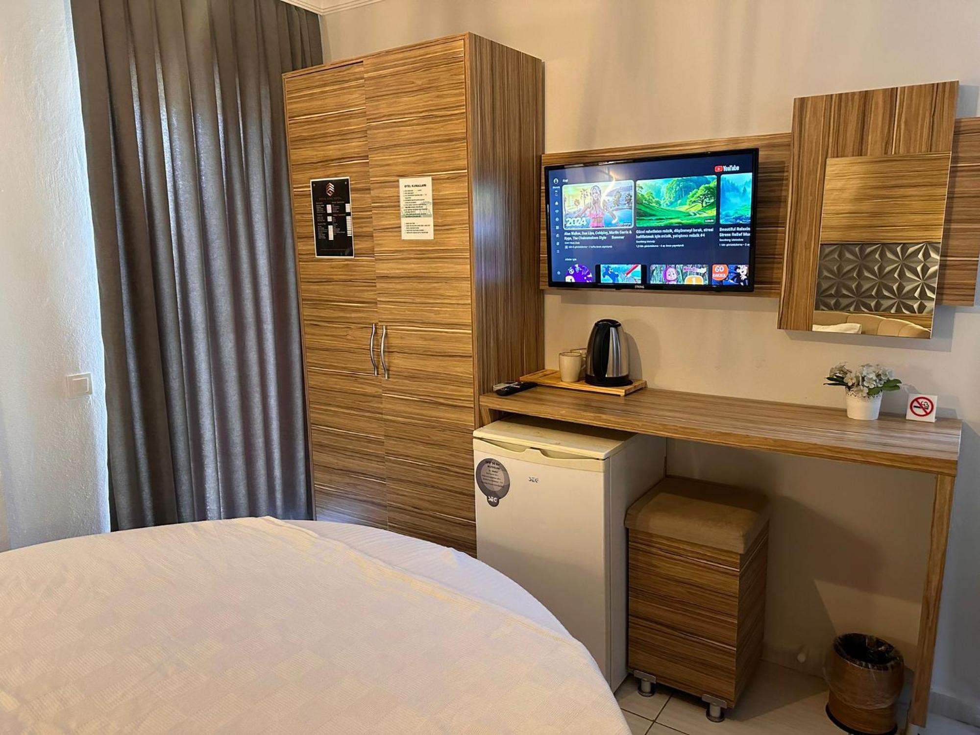 Royal Ezel Hotel 安塔利亚 外观 照片