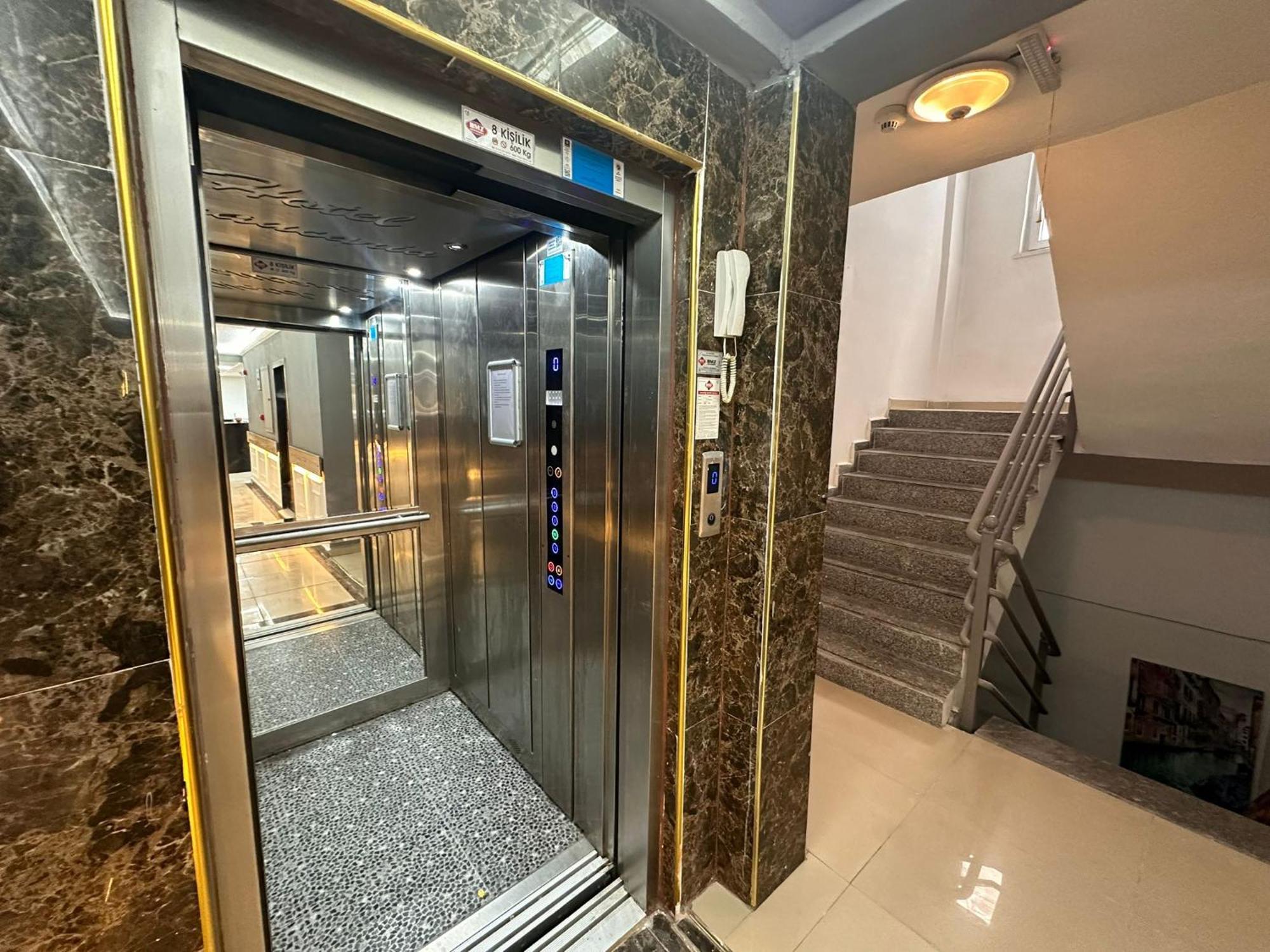 Royal Ezel Hotel 安塔利亚 外观 照片